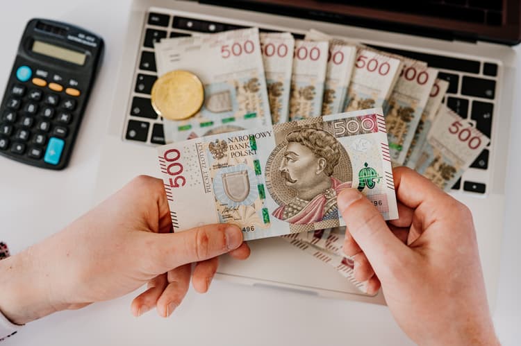Jak dokumentować nowe okresy zaliczane do stażu 
