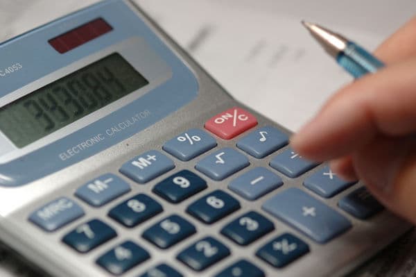 Nadgodziny dobowe i średniotygodniowe w systemie równoważnym 